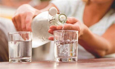 6 Amazing Health Benefits Of Drinking Water Empty Stomach Daileynow