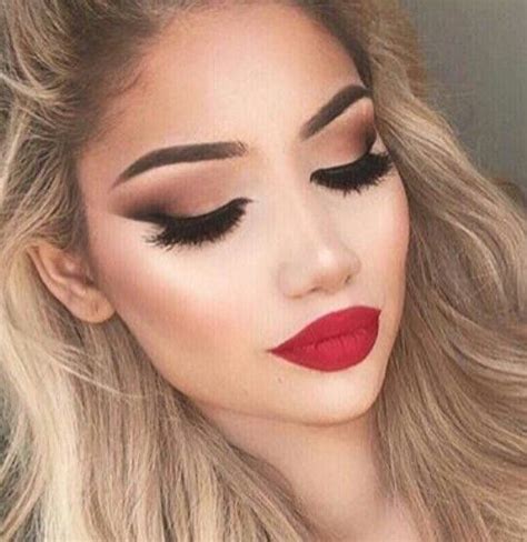 Pin By Leanne Quinche On Fleeking Prom Eye Makeup Red Lip Makeup