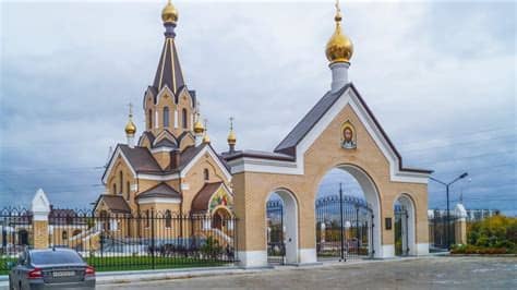 По епифанию, андрей первозванный совершил из иерусалима 3 путешествия вдоль берегов чёрного моря, причем всегда по маршруту юг — восток — север. Храм Андрея Первозванного. Храм Спиридона Тримифунтского ...