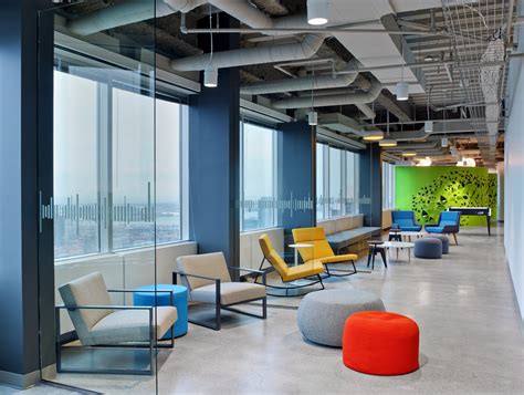 A Tour Of Linkedins Beautiful New Toronto Office Officelovin