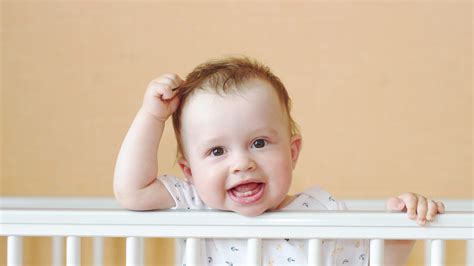 Die Entwicklung deines Babys im 9. Monat | BabyPlaces