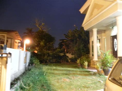 Saad oma saabumise aja kirjutada broneeringu tegemisel erisoovide väljale või võtta majutusasutusega otse ühendust, kasutades selleks oma broneeringu kinnituses olevaid kontaktandmeid. Abjad Kelantan: Makhluk Halus: Jalan Kelochor (Kota Bharu)