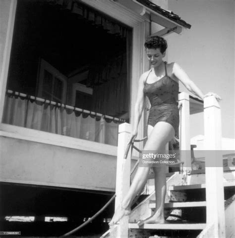Actress Jane Russell At The Beach In A Swimsuit In Circa 1957 News Photo Getty Images