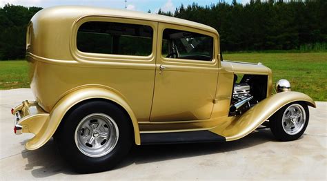 1932 Ford Tudor Sedan Hot Rod Gold Rush Big Oak Garage Ride Along