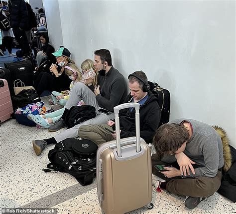 Chaos From Faa System Meltdown Continues As Passengers Are Hit With