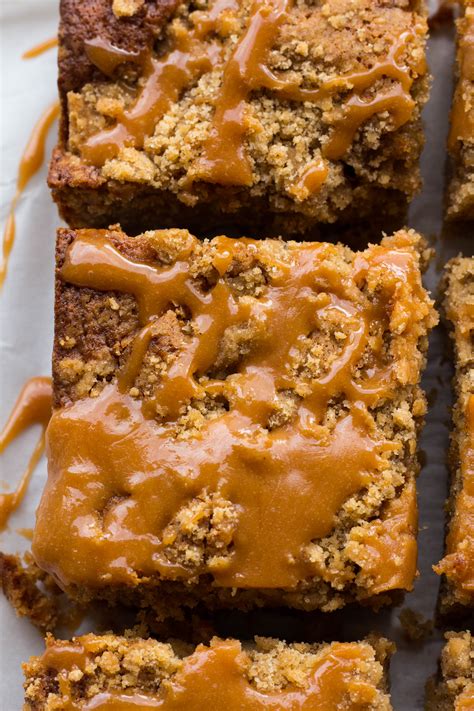 Add the granulated sugar, 1 1/2 tablespoons flour and nutmeg, stirring to combine. Brown Butter Caramel Apple Cake