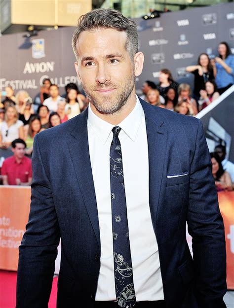 Ryanreynoldssource Ryan Reynolds Ryan Reynolds Style How To Look