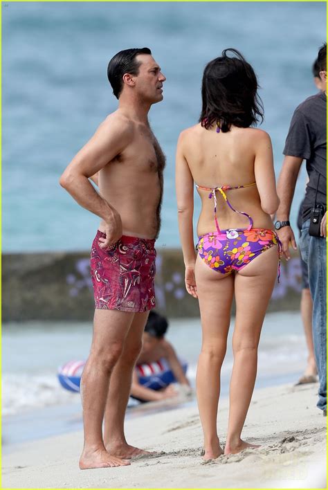 Jon Hamm Shirtless Mad Men Beach Scenes In Hawaii Photo Bikini Jessica Pare Jon