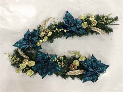 Garland Blue And Gold Christmas Presence