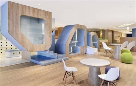 Your resource to discover and connect with designers worldwide. Une crèche design réalisée par Joey Ho Design