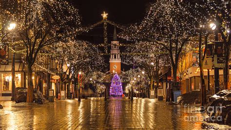 Christmas Time On Church Street Photograph By New England Photography