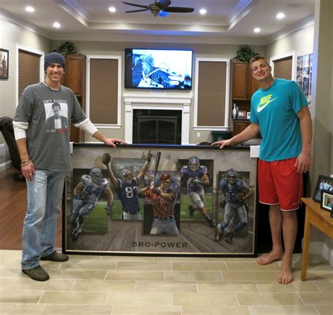 'Bro-Power' Painting Keeps It All in the Family for Rob Gronkowski (With images) | Gronkowski 