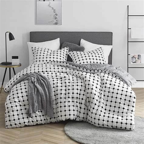 Wellboo modern abstract black and white queen comforter set. Moda Black and White Striped - Oversized Comforter - 100% ...