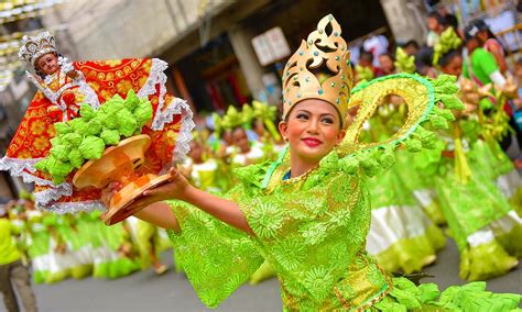 話題沸騰！！世界中から400万人が参加するﾌｨﾘﾋﾟﾝ最大級の祭典シヌログ･フェスティバル フィリピン留学・セブ島留学ならアフターサポート満足度no1のbetter