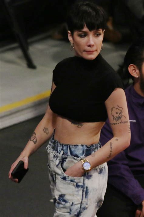 Halsey At Cleveland Cavaliers Vs La Lakers Game In Los Angeles 0113