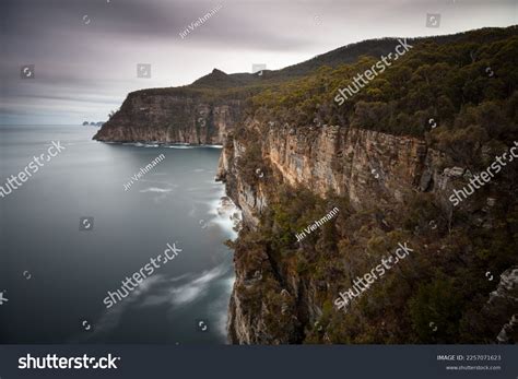 3508 Tasmania Cliffs Images Stock Photos And Vectors Shutterstock