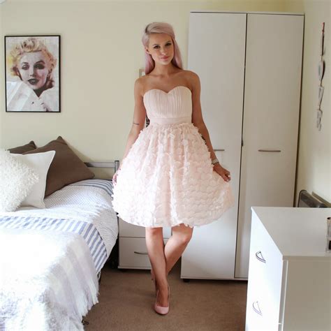 The Prettiest Dress In The World Inthefrow