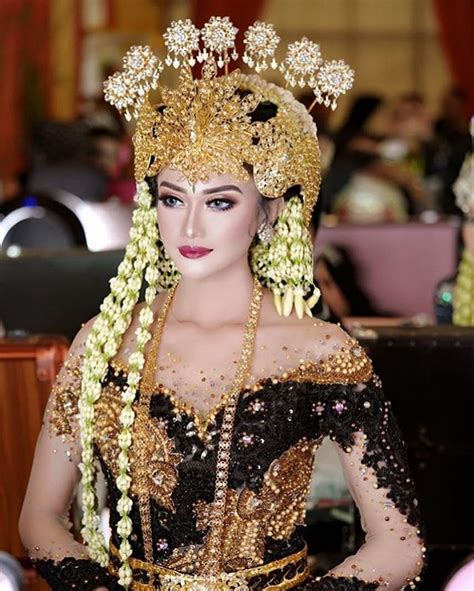 Pesona Kecantikan Wanita Makeup Wedding Jawa Terbaru Republic Renger Cantik