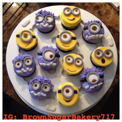 Despicable Me Purple And Yellow Minion Cupcakes Queques