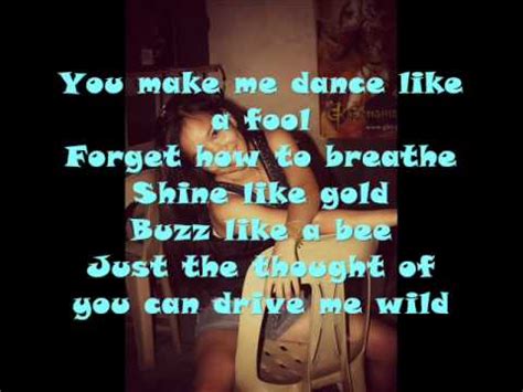 Em c ain't like you to hold back or hide from the light. You make me smile Uncle Kracker with lyrics - YouTube