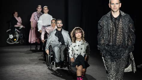 Free Form Style Moda Española E Inclusiva Se Tiende A Ignorar Las Necesidades De Las Personas