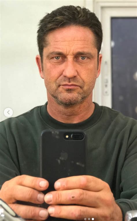 gerard butler looks like a new man after shaving off his beard e news australia