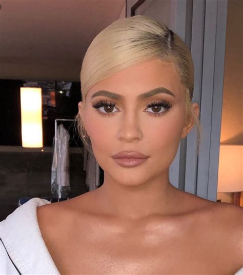 How Kylie Jenner Became A Billionaire The World News Daily Kylie Jenner Makeup Look Kylie