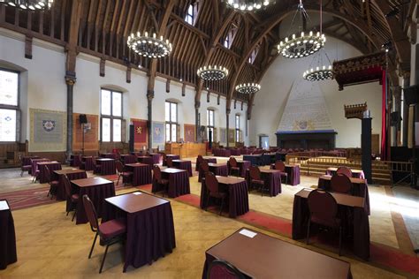 Dit omdat hun eigen vergaderzaal elders op het binnenhof op dat moment verbouwd werd. Eerste Kamer der Staten-Generaal - Senaat behandelt ...
