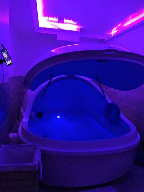 I Got Naked In A Sensory Deprivation Tank In San Francisco S Marina — Here S What It S Like