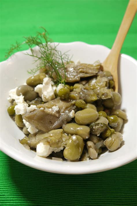 Frullate la metà dei piselli con la metà della ricotta galbani. Fave, Carciofi e Piselli: un Piatto della Tradizione Siciliana