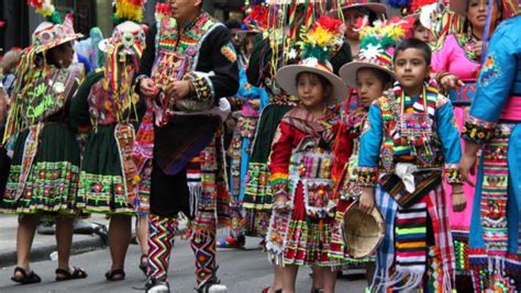 Shop bolivia women's clothing from cafepress. Colorful Bolivian Costumes Take the NYC Streets During ...