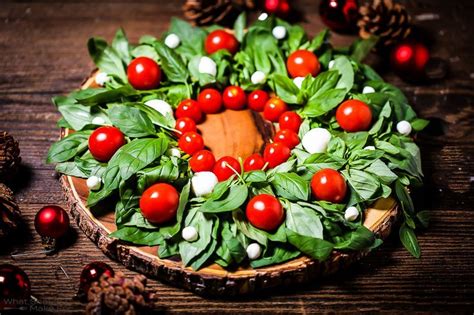 Christmas Wreath Caprese Salad What Should I Make For