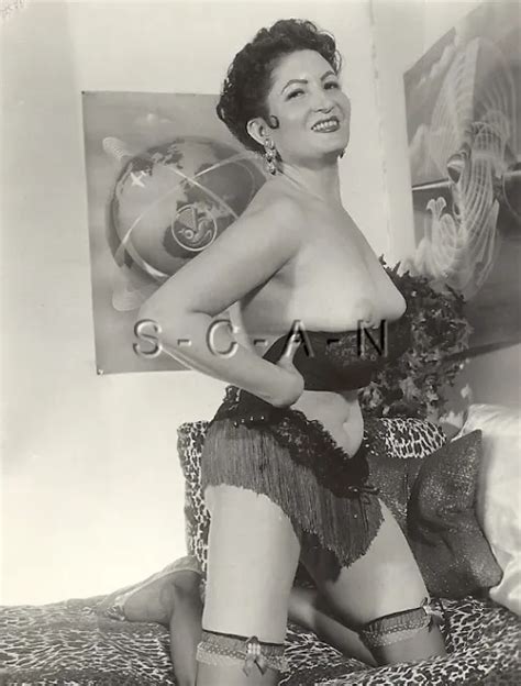 Org Vintage S S Nude Rp Endowed Mature Burlesque Dancer Takes