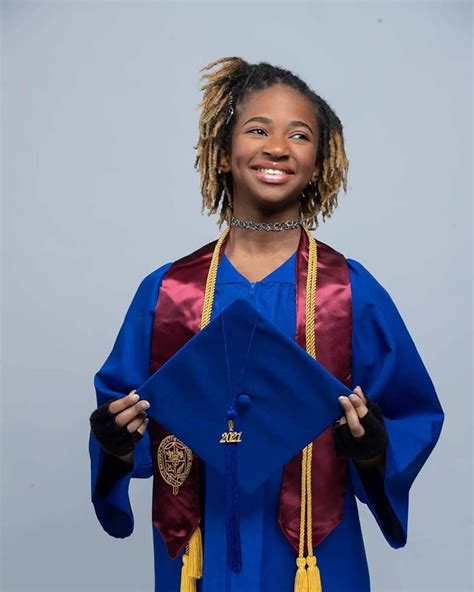 Une Fille De 13 Ans Est La Plus Jeune étudiante Noire Acceptée à L