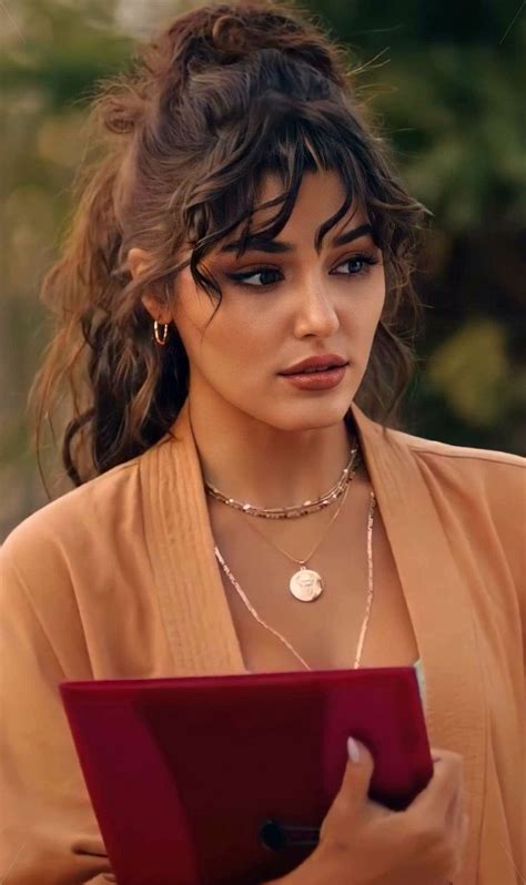 Hande Erçel ♥️ Turkish Women Beautiful Turkish Beauty Hair Inspo