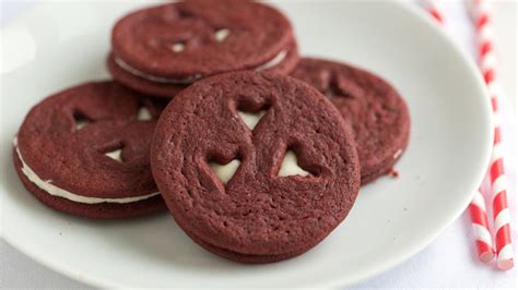 3.8 out of 5 stars 22. Red Velvet Heart Sandwich Cookies recipe from Pillsbury.com