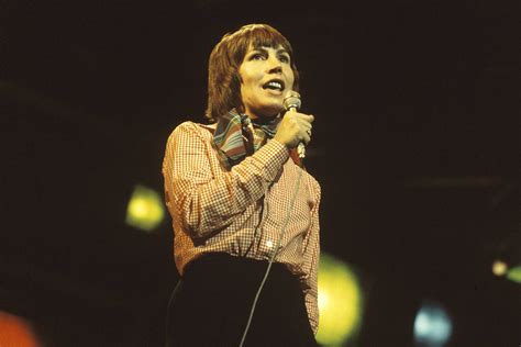 Helen Reddy I Am Woman Singer And Activist Dead At 78 Rolling Stone