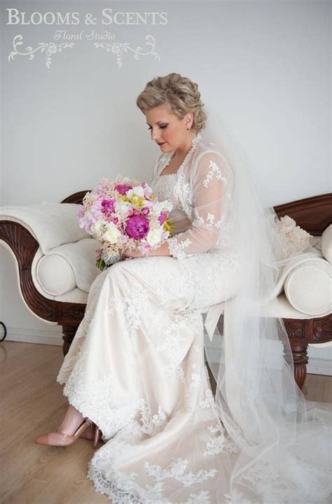 Beautiful Bride And Her Amazing Bouquet Wedding