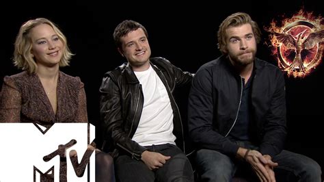 Jennifer Lawrence Sam Clafin And The Hunger Games Cast Chat Mockingjay
