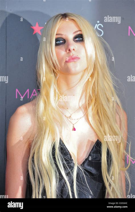Taylor Momsen At In Store Appearance For The Material Girl Collection
