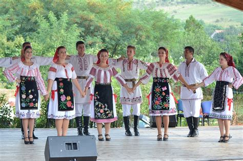 Romanian Traditional Dress Port Populaire Romanesc Romania Photo