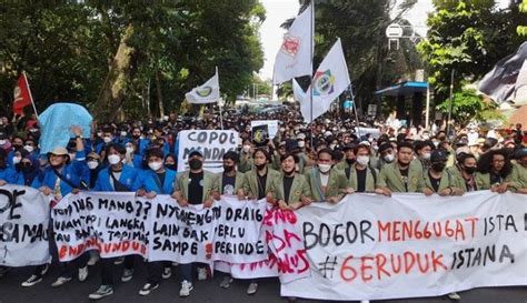 Mahasiswa Demo Di Istana 11 April Demokrasiana Institute Menyampaikan