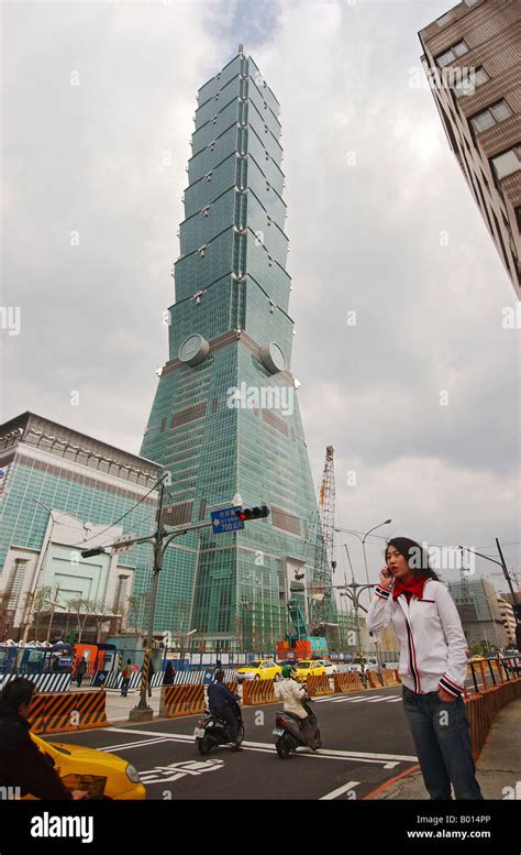 Taipei 101 In Taiwan Is The Tallest Building In The World At 508m Stock