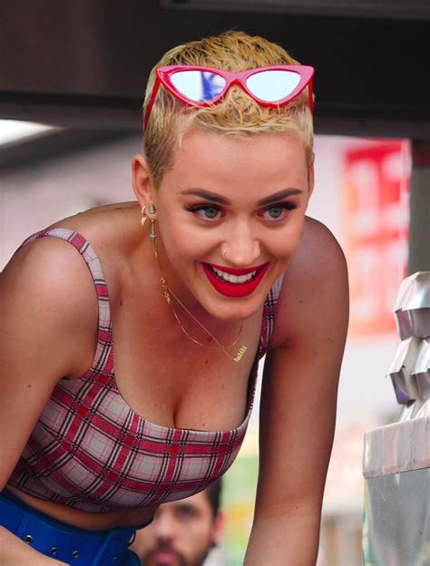 Katy Perry Cleavage Photos Thefappening