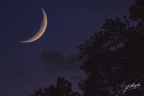 14 Waxing Crescent Moon Tonights 14 Illuminated Waxing C Flickr