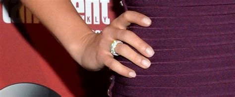 hayden panettiere continues to wear engagement y looking ring remains mum on engagement rumors