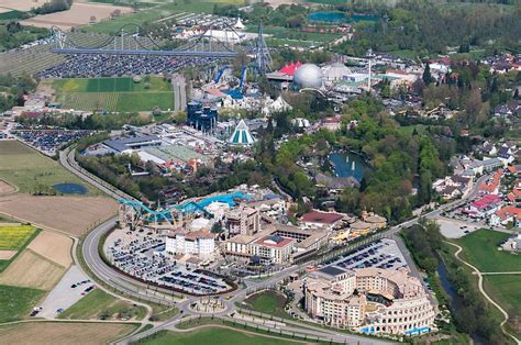 Fan2europapark c'est plus de 350 pages contenant des informations, des milliers de photographies et des astuces pour vous donner envie de faire une visite dans le plus grand parc saisonnier d'europe. Europa-Park - Wikipedia