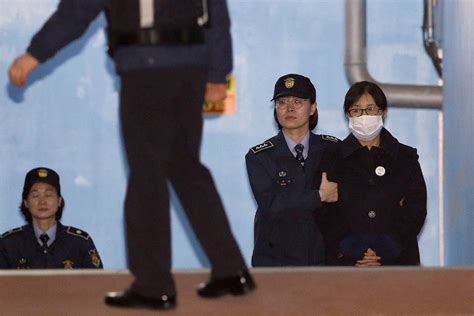 South Korean Court Sentences Ex Presidents Confidante To 20 Years