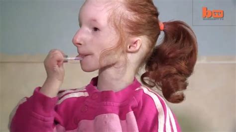 Smallest Girl In The World Charlotte Garside Lives Like Normal Five