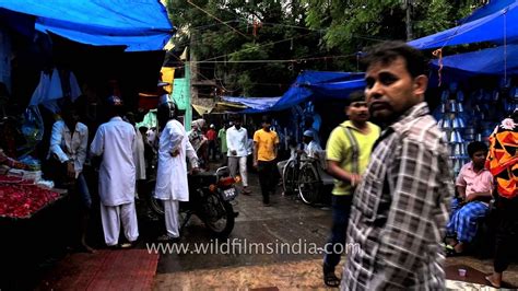 Market Outside Nizamuddin Dargah Delhi Youtube